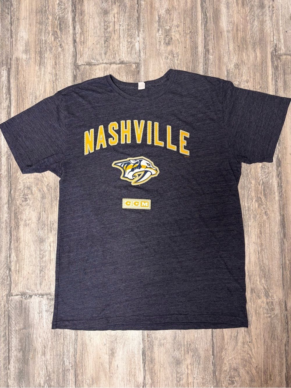 Nashville Predators CCM NHL T Shirt Men’s Large Navy Logo Hockey